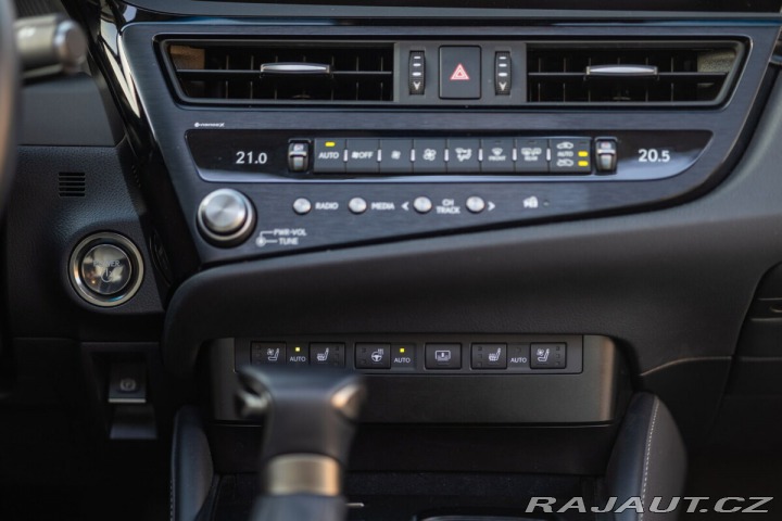 Lexus Ostatní modely ES 300h 300H 2,5 HEV PRESTIGE PLU 2024