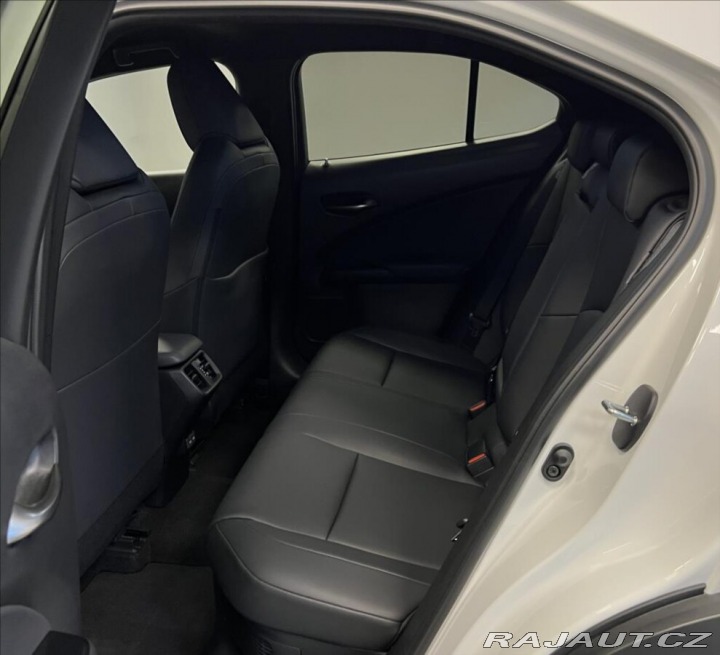 Lexus Ostatní modely UX 300h 300h 2,0 HEV F SPORT DESI 2024