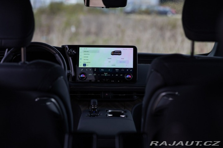 Lexus Ostatní modely LM 350h 350H 2,5 HEV LUXURY 7 MÍS 2025
