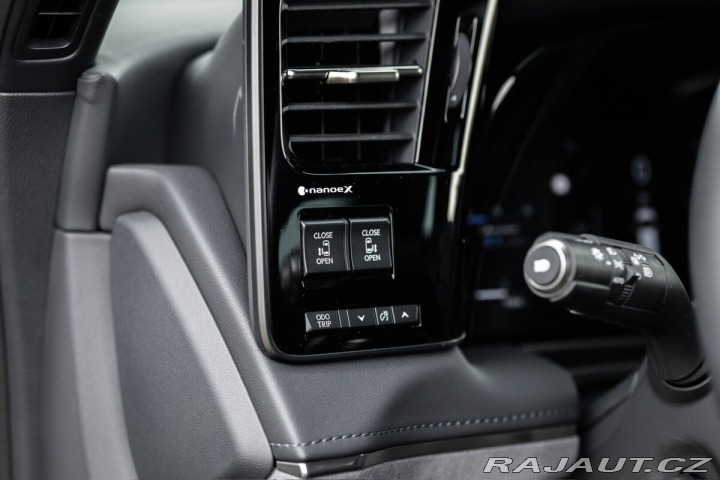 Lexus Ostatní modely LM 350h 350H 2,5 HEV LUXURY 7 MÍS 2025