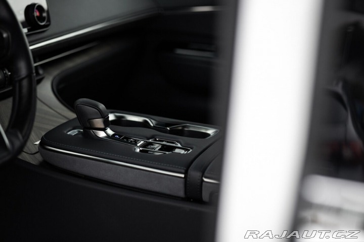 Lexus Ostatní modely LM 350h 350H 2,5 HEV LUXURY 7 MÍS 2025