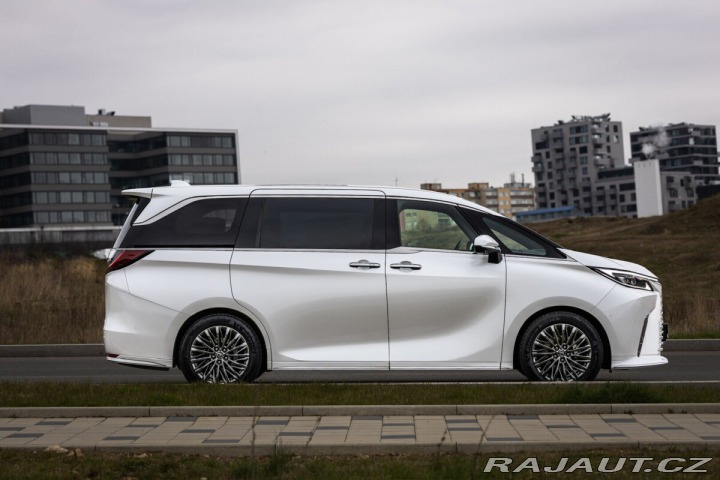 Lexus Ostatní modely LM 350h 350H 2,5 HEV LUXURY 7 MÍS 2025