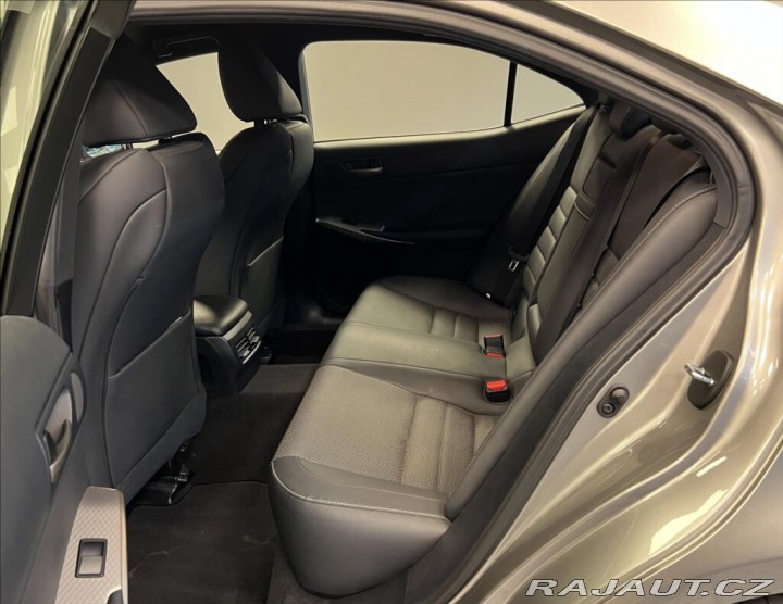 Lexus Ostatní modely IS 300h 300H 2,5 HEV F SPORT 2020