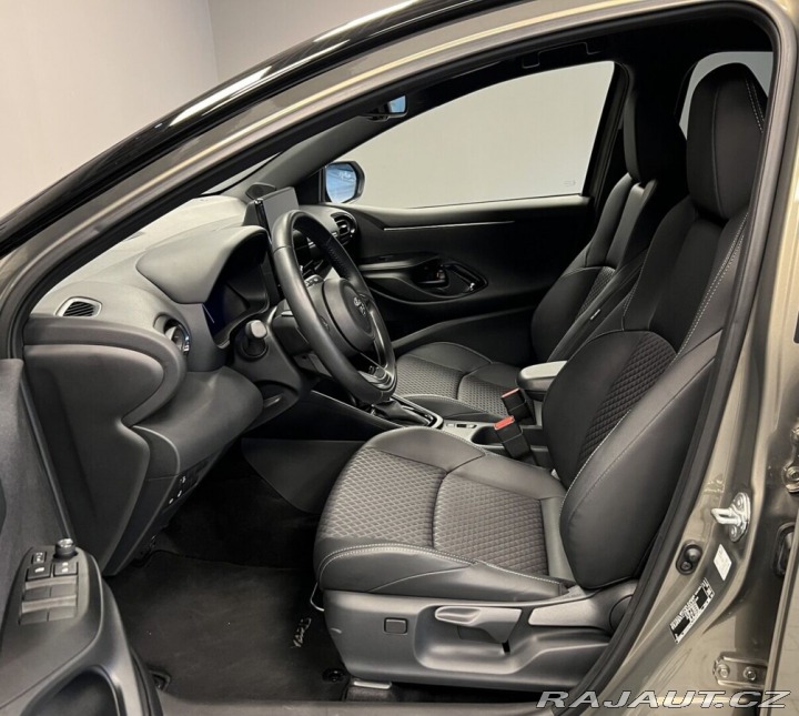 Toyota Yaris 1,5 Hybrid AT EXECUTIVE 2025