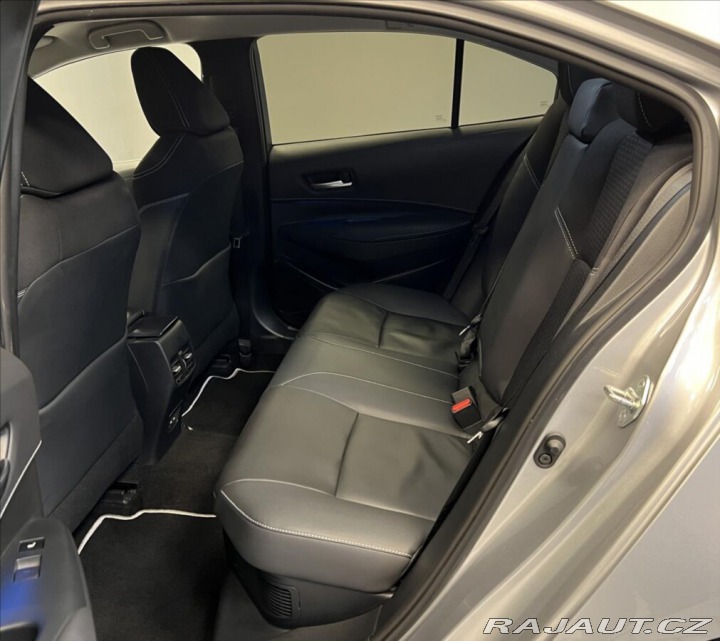Toyota Corolla 1,8 Hybrid AT Executive 2023