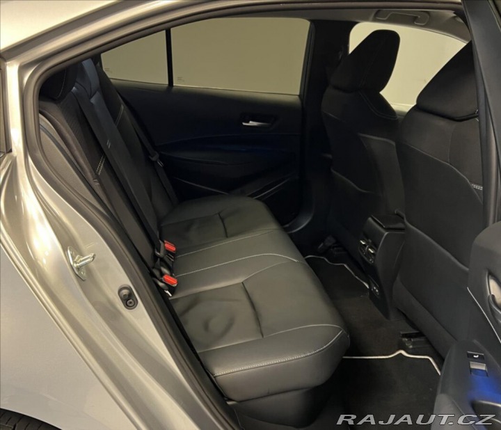 Toyota Corolla 1,8 Hybrid AT Executive 2023