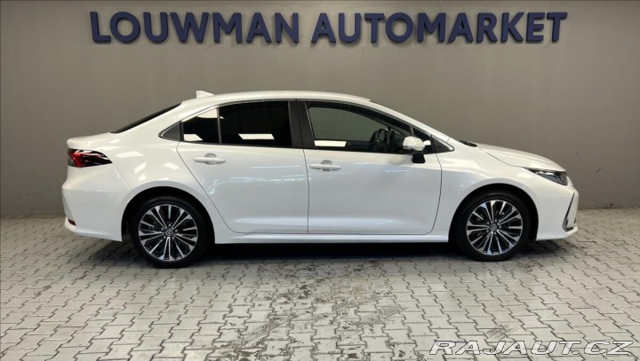 Toyota Corolla 1,8 Hybrid AT STYLE SD 2025