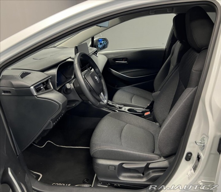 Toyota Corolla 1,8 Hybrid AT STYLE SD 2025