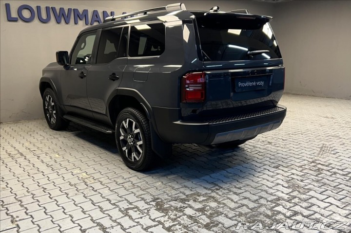 Toyota Land Cruiser 2,8 AT INVINCIBLE 2025