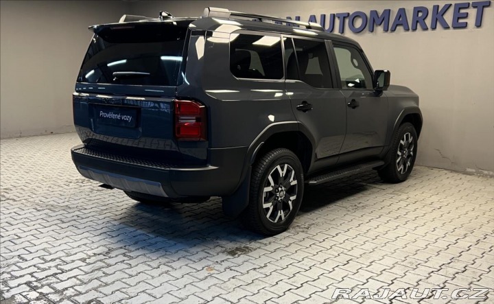 Toyota Land Cruiser 2,8 AT INVINCIBLE 2025