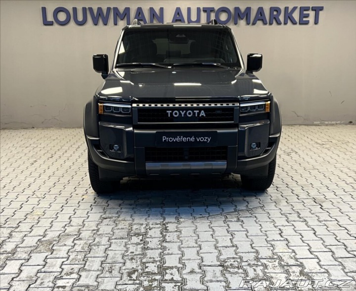 Toyota Land Cruiser 2,8 AT INVINCIBLE 2025