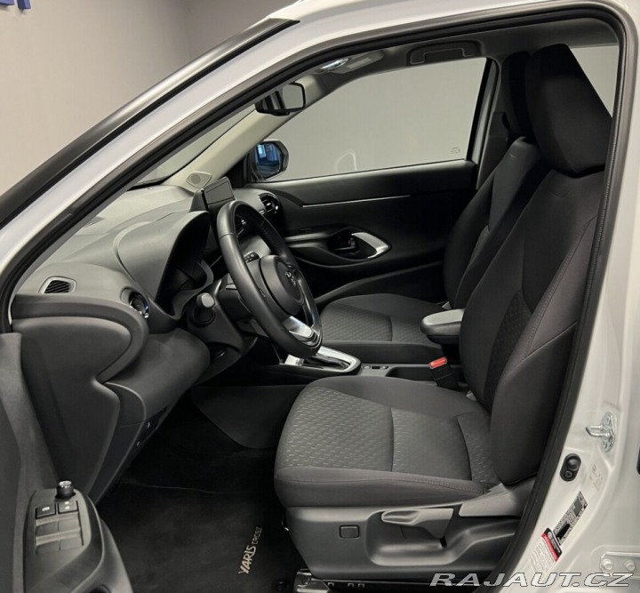 Toyota Yaris Cross 1,5 Hybrid AT Comfort 2025