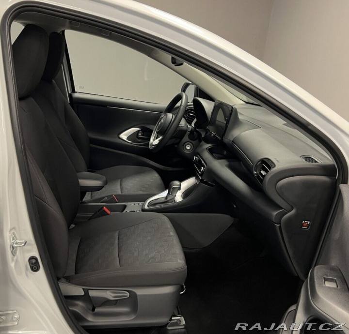 Toyota Yaris 1,5 Hybrid AT Comfort 2025