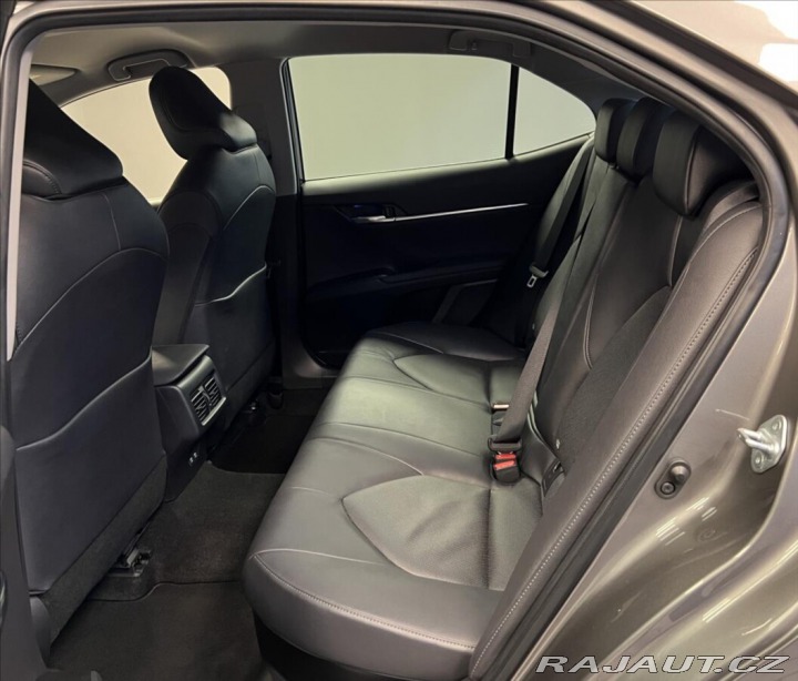 Toyota Camry 2,5 Hybrid AT EXECUTIVE 2022