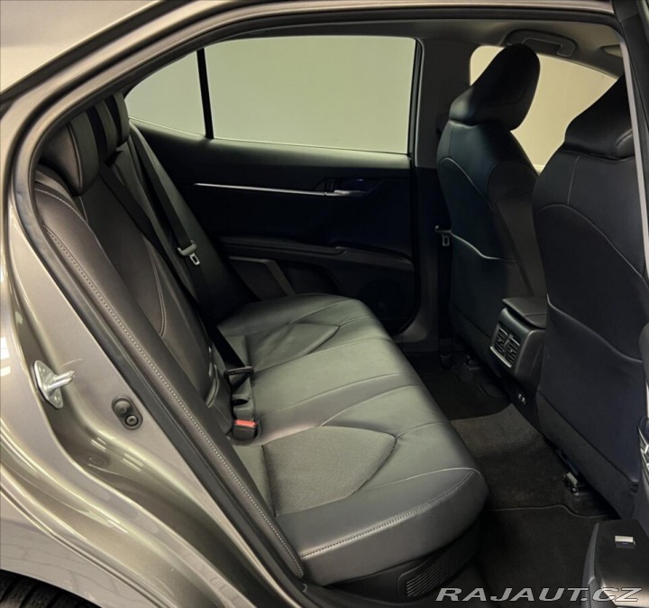 Toyota Camry 2,5 Hybrid AT EXECUTIVE 2022
