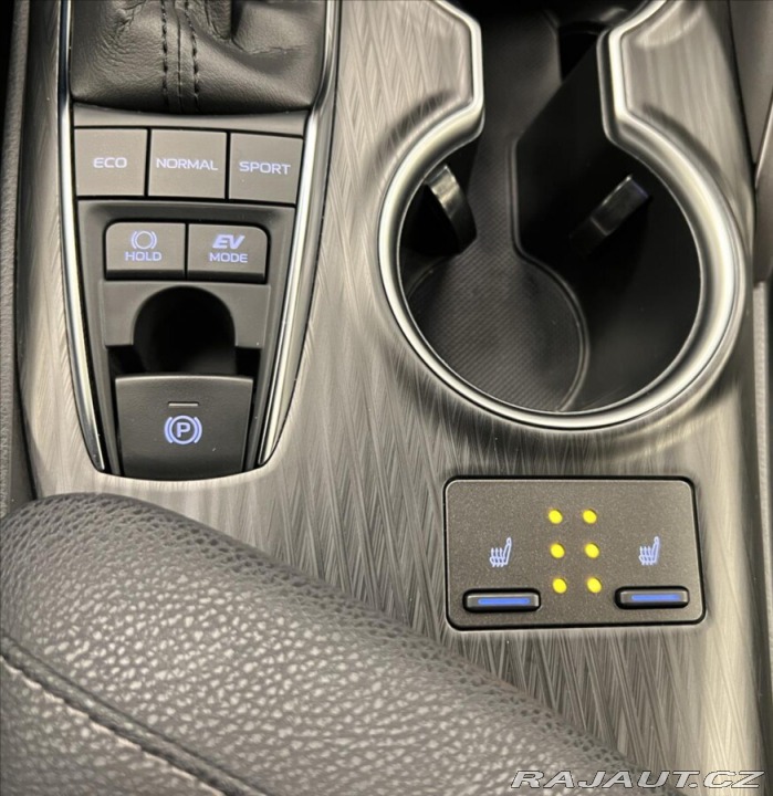 Toyota Camry 2,5 Hybrid AT EXECUTIVE 2022