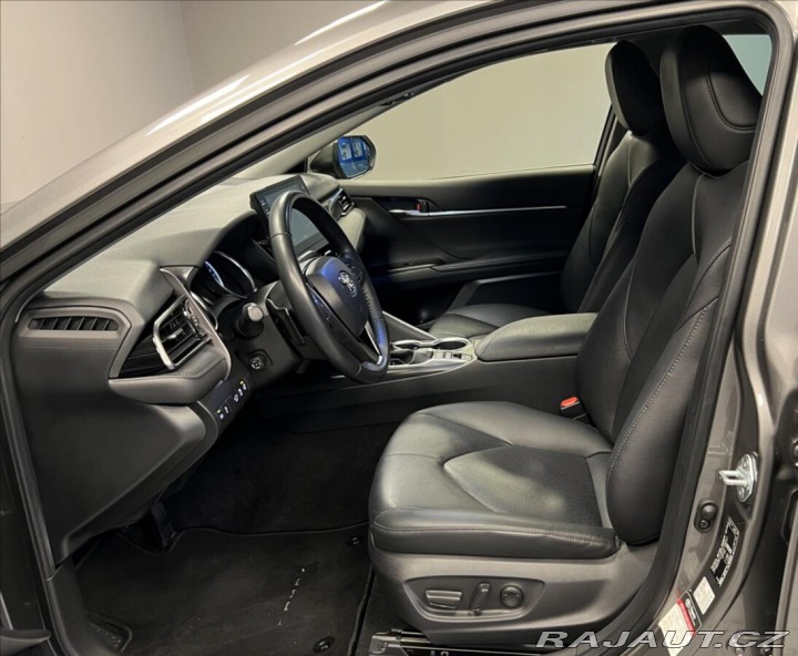 Toyota Camry 2,5 Hybrid AT EXECUTIVE 2022