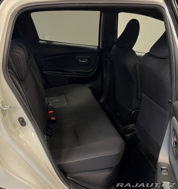 Toyota Yaris Hybrid AT Selection Smart 2018