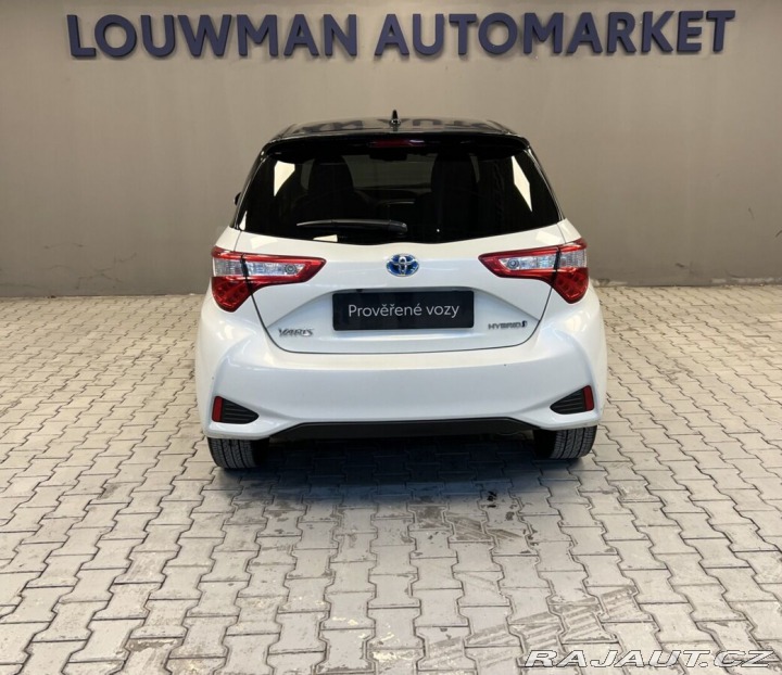 Toyota Yaris Hybrid AT Selection Smart 2018