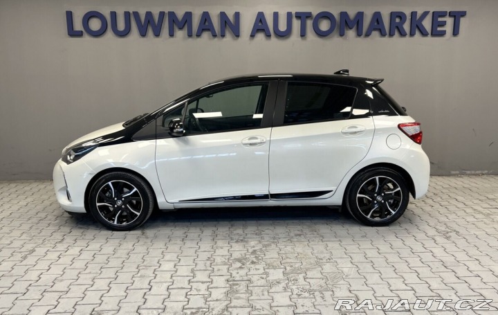 Toyota Yaris Hybrid AT Selection Smart 2018
