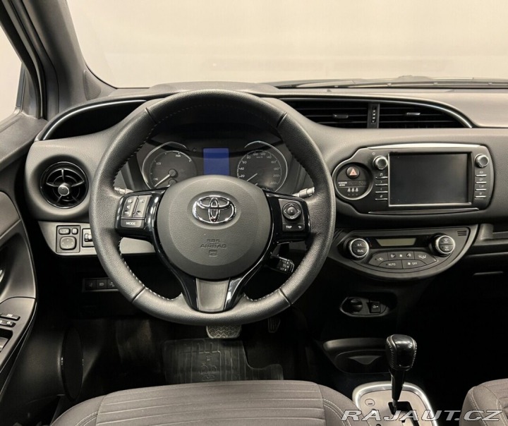 Toyota Yaris Hybrid AT Selection Smart 2018