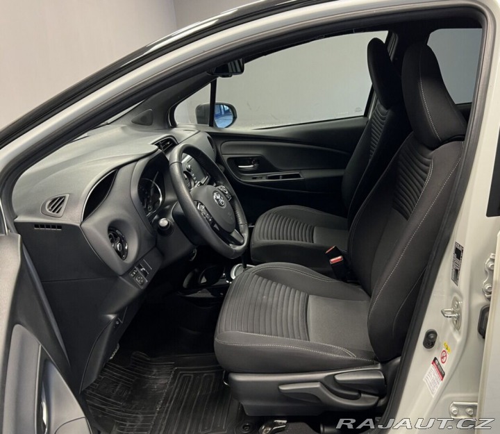 Toyota Yaris Hybrid AT Selection Smart 2018