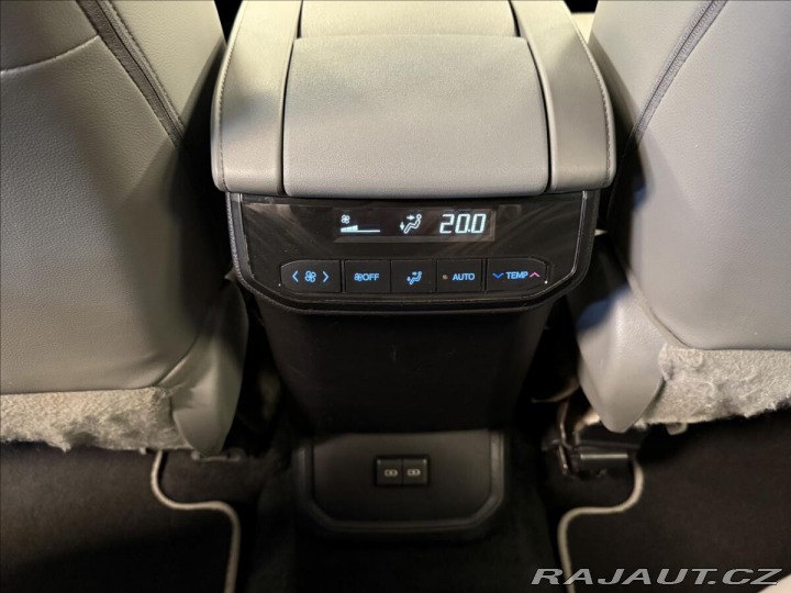 Toyota Highlander 2,5 Hybrid AT PRESTIGE AW 2022
