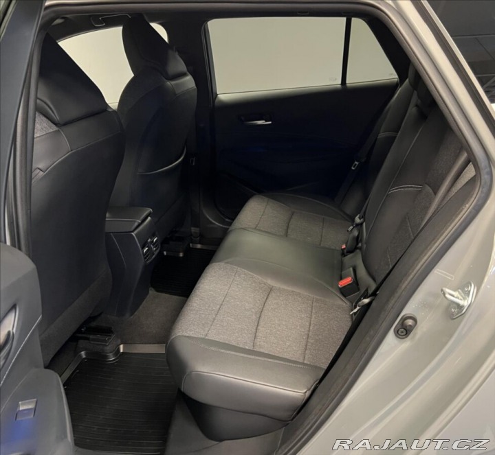 Toyota Corolla 1,8 TS COMFORT STYLE TECH 2021