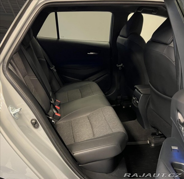 Toyota Corolla 1,8 TS COMFORT STYLE TECH 2021