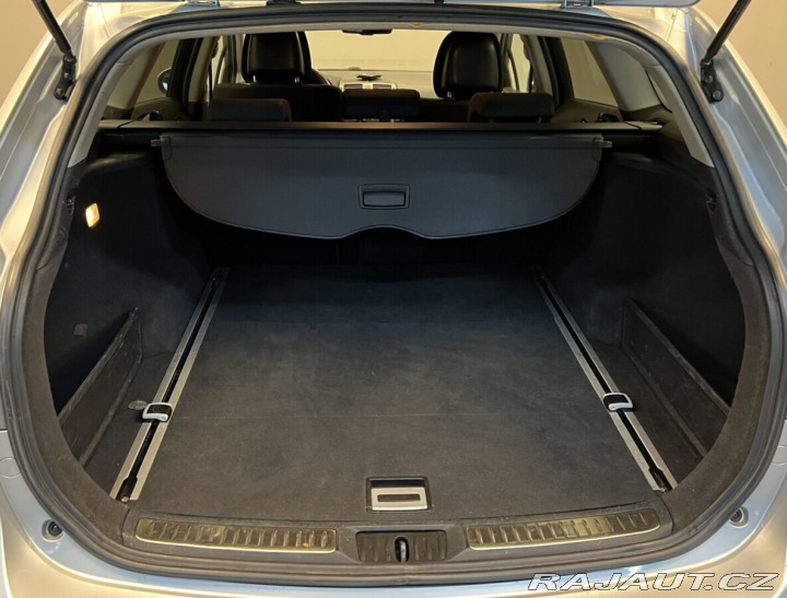 Toyota Avensis 1.8 VVT-i Sol 2011