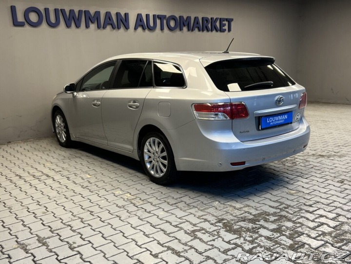 Toyota Avensis 1.8 VVT-i Sol 2011