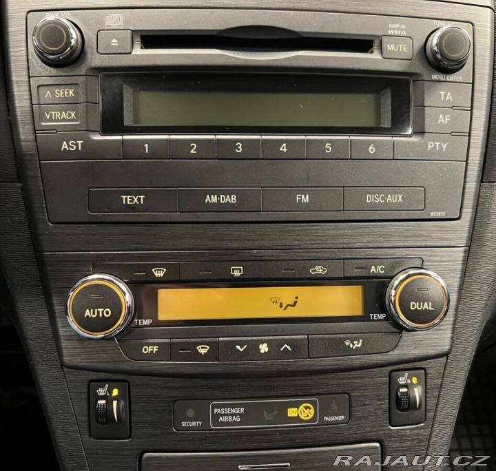 Toyota Avensis 1.8 VVT-i Sol 2011
