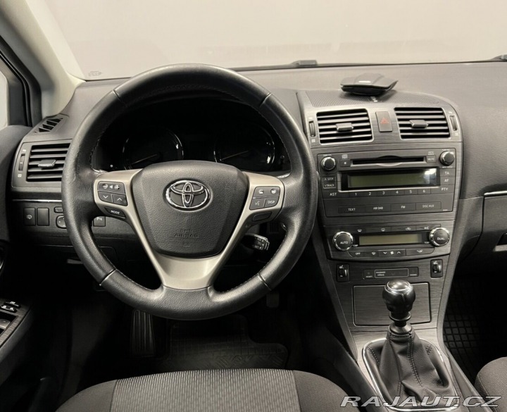 Toyota Avensis 1.8 VVT-i Sol 2011