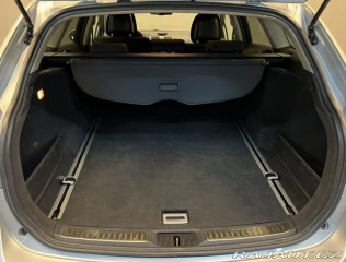 Toyota Avensis 1.8 VVT-i Sol 2011