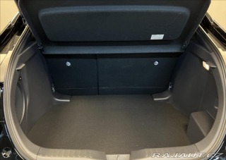 Toyota C-HR 2,0 HEV AWD EXECUTIVE PRE 2025