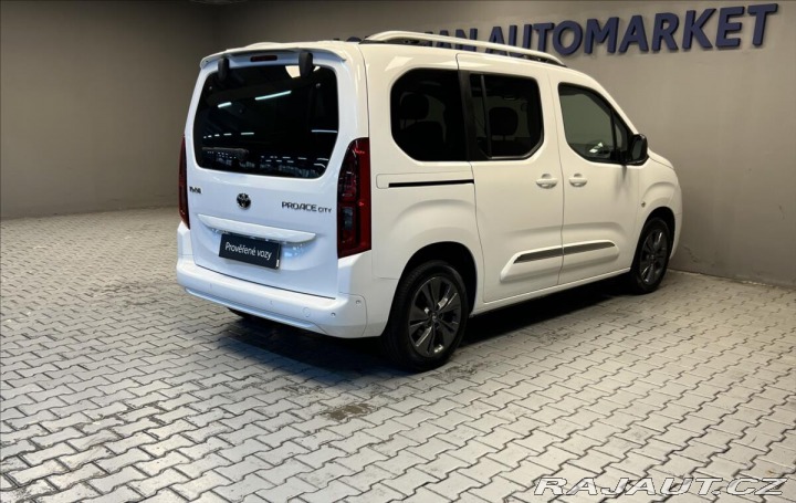 Toyota ProAce City Verso 1,5 D 8AT FAMILY L1 2022