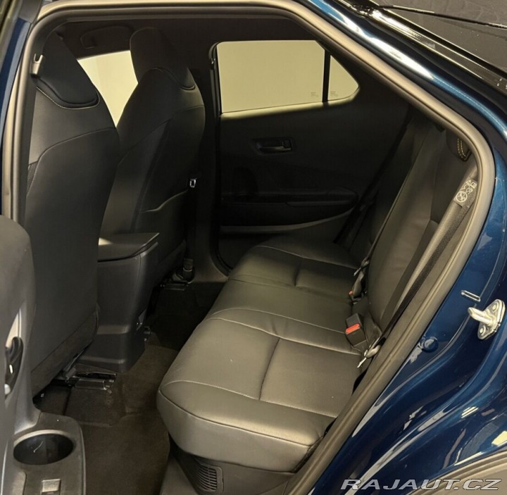 Toyota C-HR 2,0 HYBRID AT AWD EXECUTI 2025