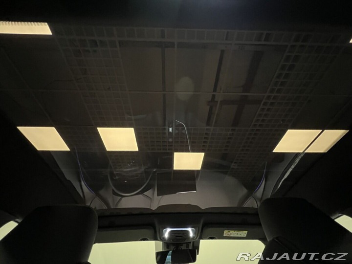 Toyota C-HR 2,0 HYBRID AT AWD EXECUTI 2025