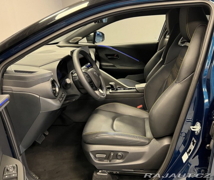 Toyota C-HR 2,0 HYBRID AT AWD EXECUTI 2025