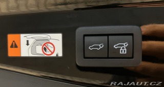 Toyota C-HR 2,0 HYBRID AT AWD EXECUTI 2025