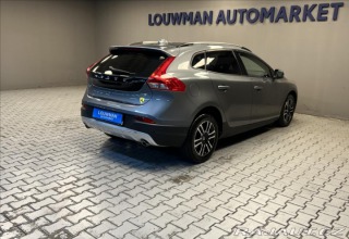 Volvo V40 2,0 AT CROSS COUNTRY 2018