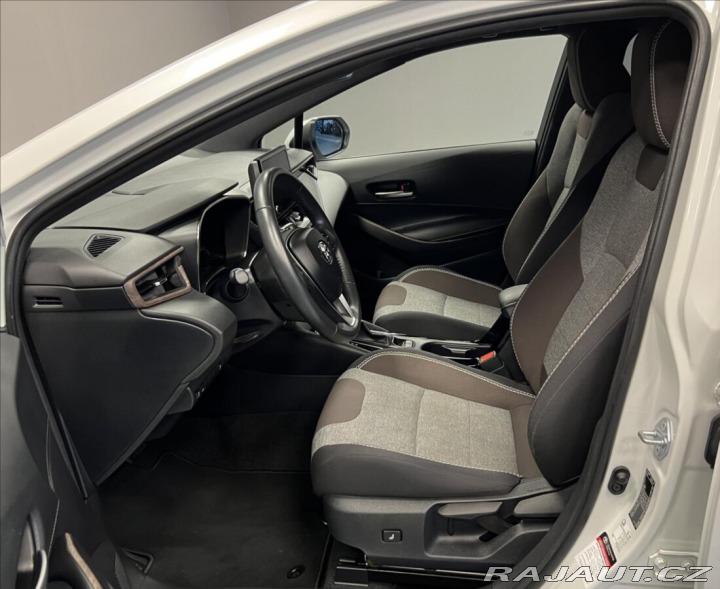 Toyota Corolla 1,8 Hybrid AT TREK  COMBI 2023
