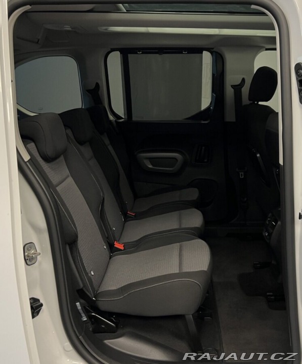 Toyota ProAce City Verso 1,5 8AT FAMILY L1 PANO 2024