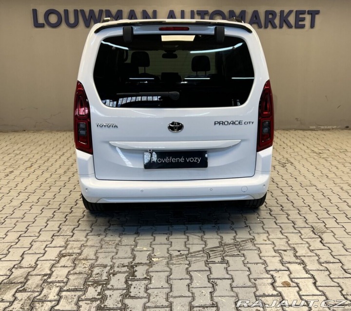 Toyota ProAce City Verso 1,5 8AT FAMILY L1 PANO 2024