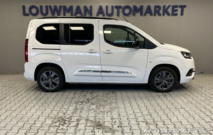 Toyota ProAce City Verso 1,5 8AT FAMILY L1 PANO 2024