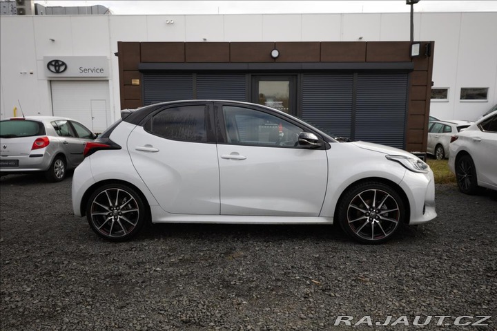 Toyota Yaris 1,5 AT GR SPORT 2022