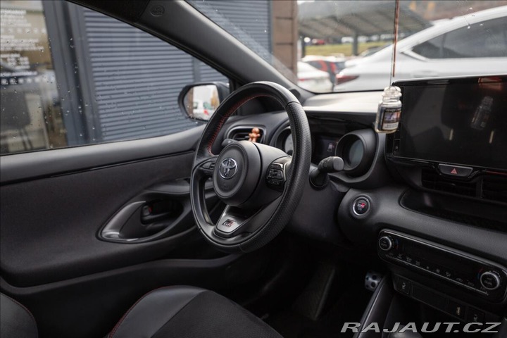 Toyota Yaris 1,5 AT GR SPORT 2022