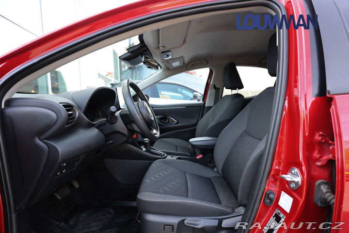 Toyota Yaris AT STYLE 2025