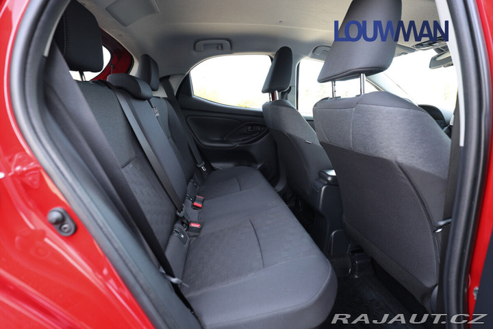 Toyota Yaris AT STYLE 2025