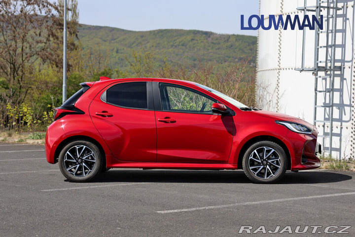 Toyota Yaris AT STYLE 2025